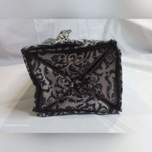 NWT JM NEW YORK BETTER BEAUTY ROLL UP HANGING TOILETRY CASE - Picture 7 of 7